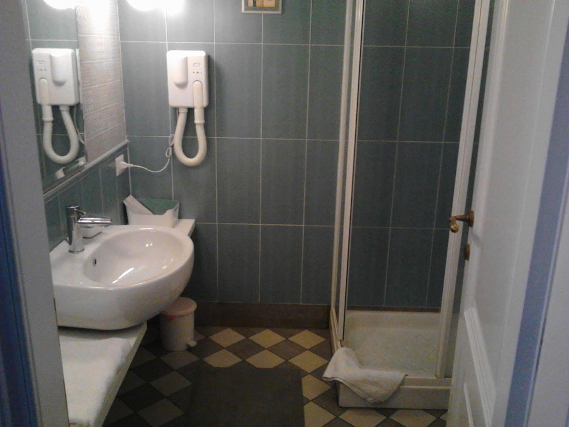 Bed and Breakfast Le Stanze Di Pietro Рим Экстерьер фото